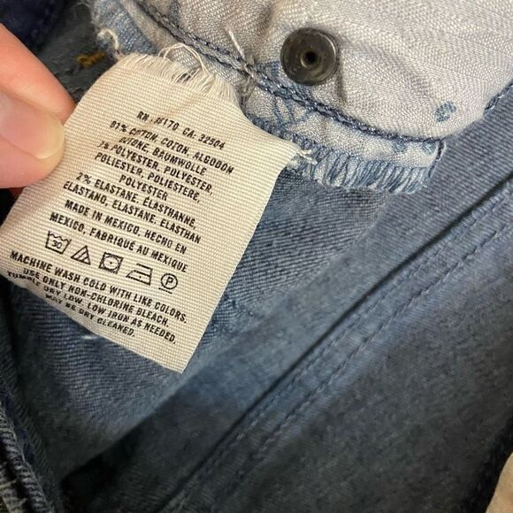 Pilcro and the Letterpress Dark Wash Cropped Pants Size 31 - Picture 4 of 7